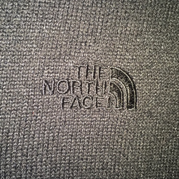 Men’s North Face Quarter-Zip Sweater - Picture 2 of 4